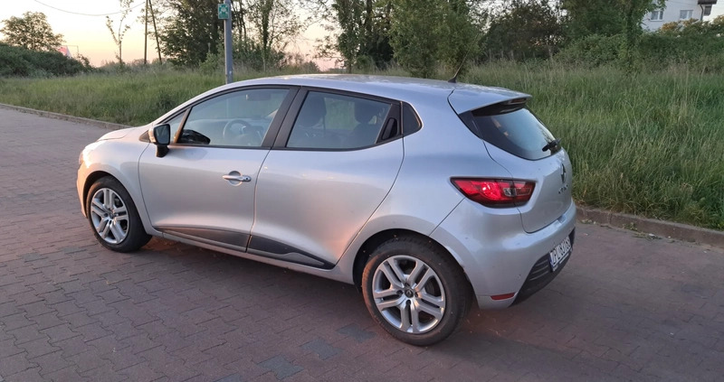 Renault Clio cena 42900 przebieg: 42103, rok produkcji 2019 z Szczecin małe 211